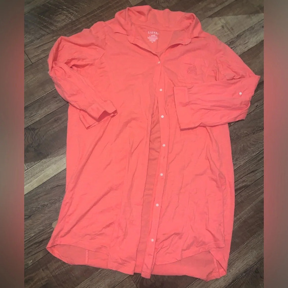 Nwot XL cursive embroidered logo sleep gown button up $78 coral sleepwear - Picture 2 of 4